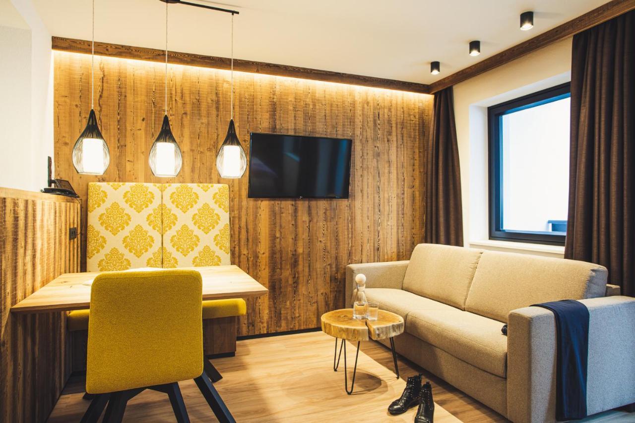 Austria Aparthotel Фис Екстериор снимка