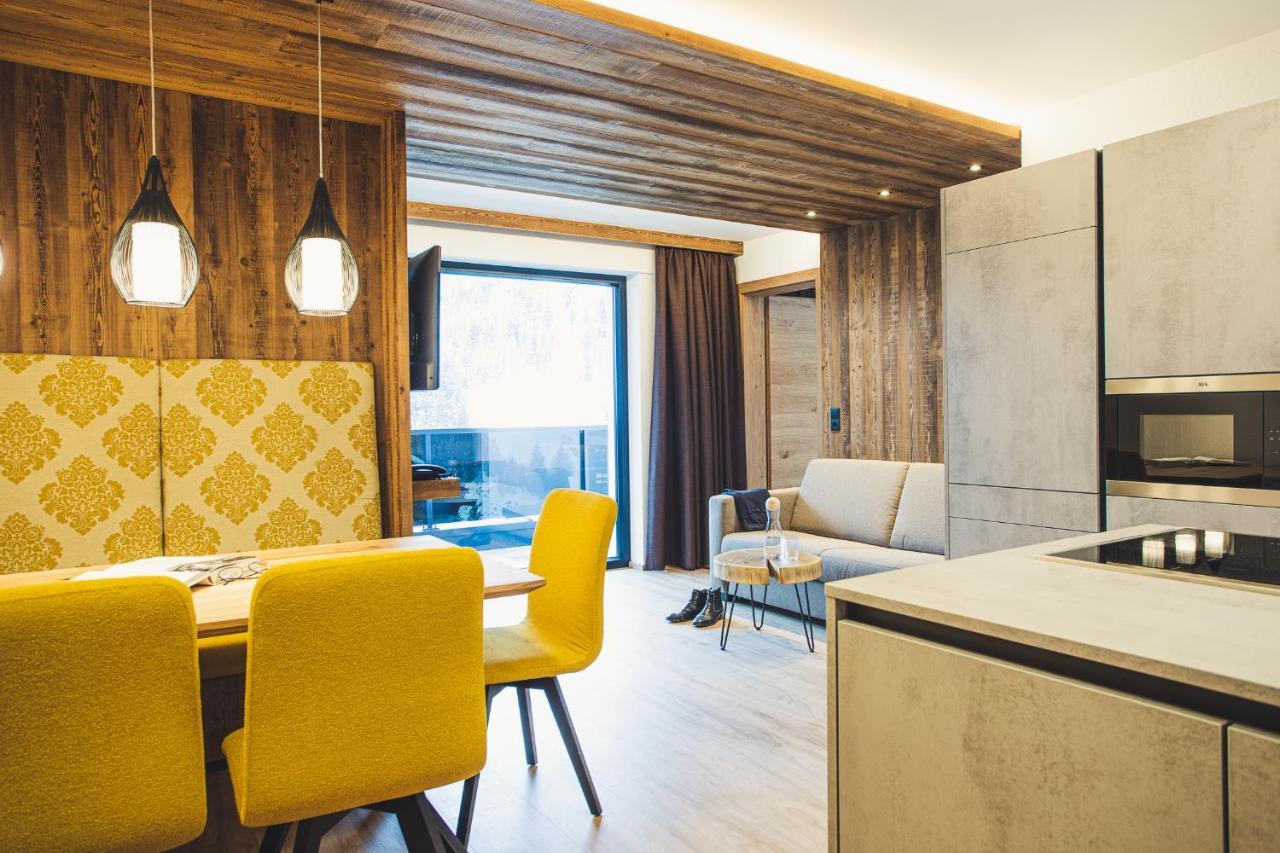 Austria Aparthotel Фис Екстериор снимка