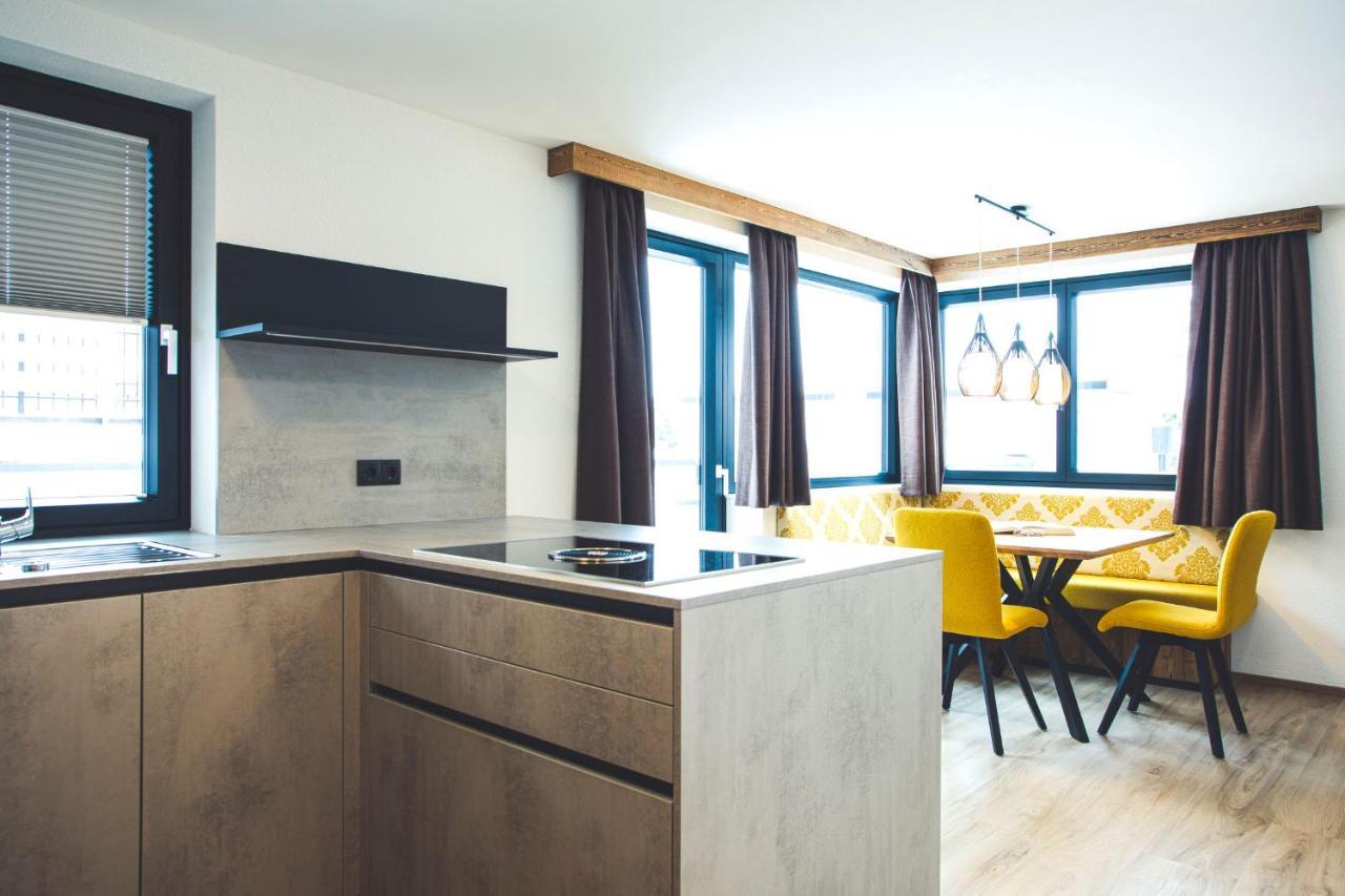 Austria Aparthotel Фис Екстериор снимка