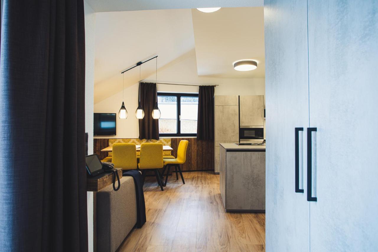 Austria Aparthotel Фис Екстериор снимка