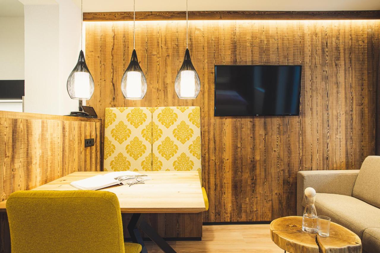 Austria Aparthotel Фис Екстериор снимка