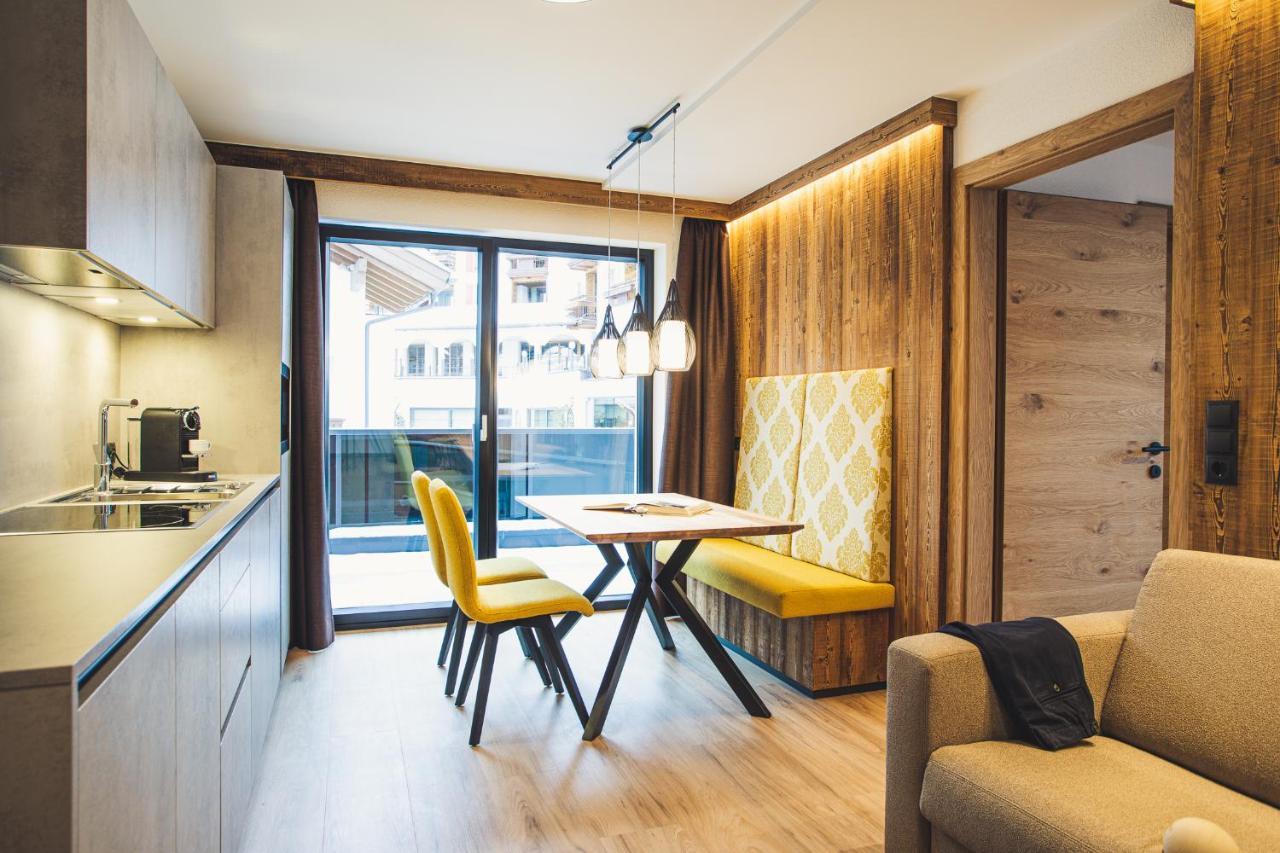 Austria Aparthotel Фис Екстериор снимка