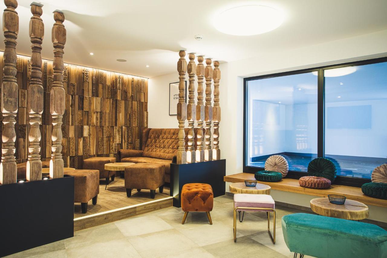 Austria Aparthotel Фис Екстериор снимка