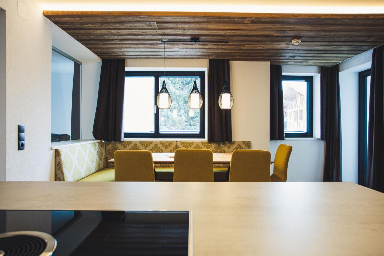 Austria Aparthotel Фис Екстериор снимка
