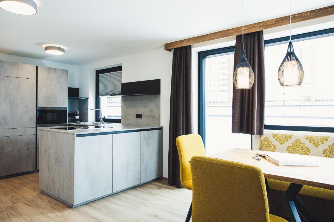 Austria Aparthotel Фис Екстериор снимка