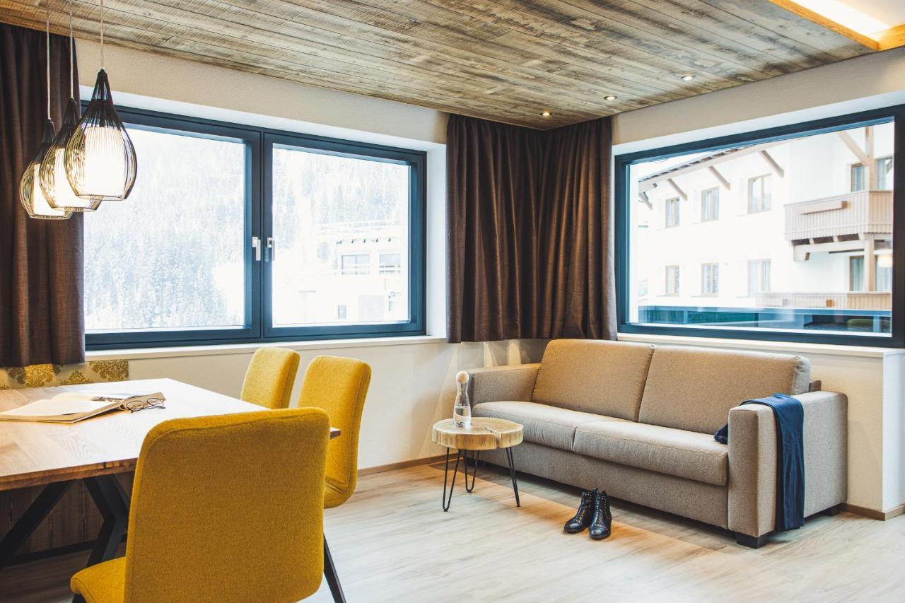 Austria Aparthotel Фис Екстериор снимка