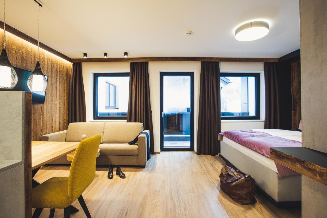 Austria Aparthotel Фис Екстериор снимка