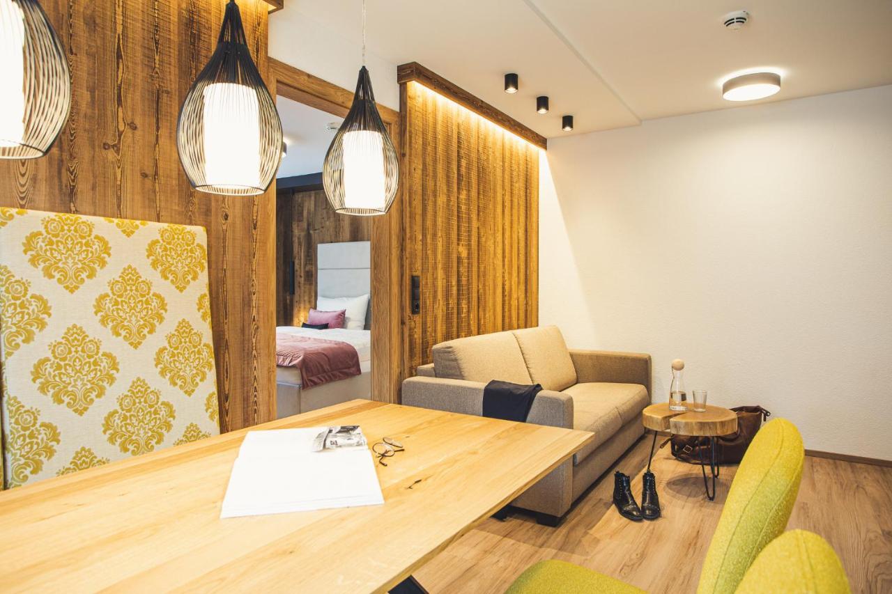 Austria Aparthotel Фис Екстериор снимка