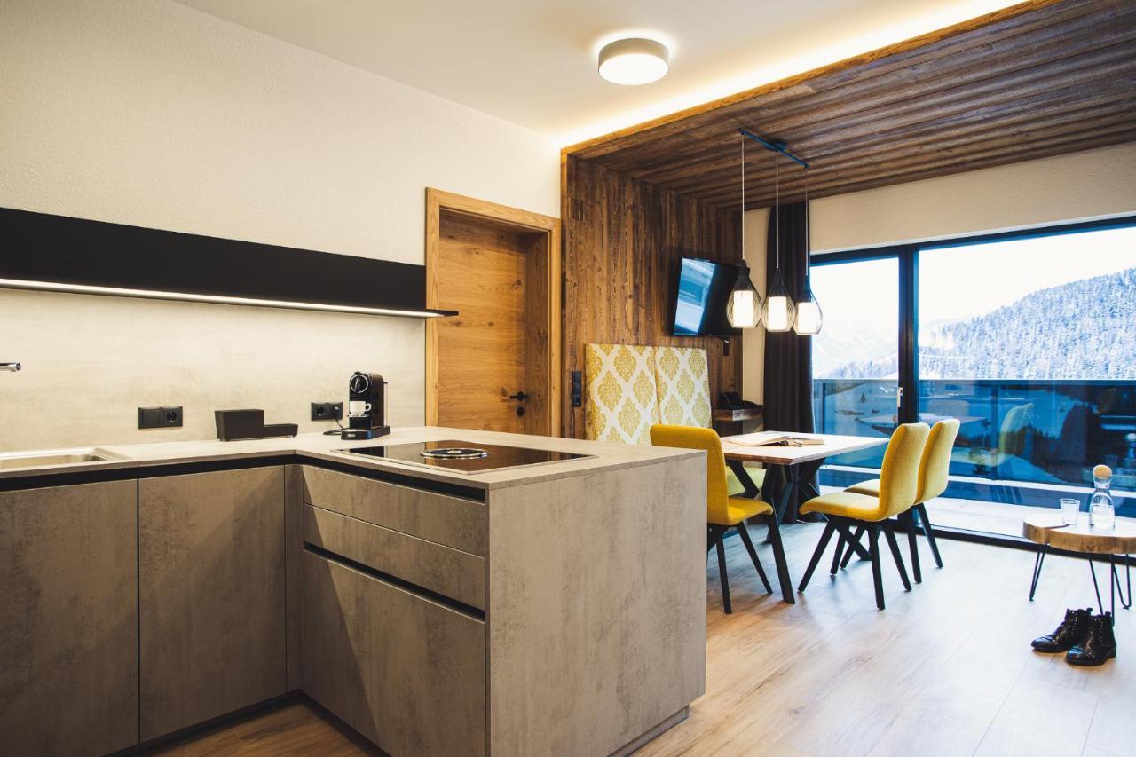Austria Aparthotel Фис Екстериор снимка