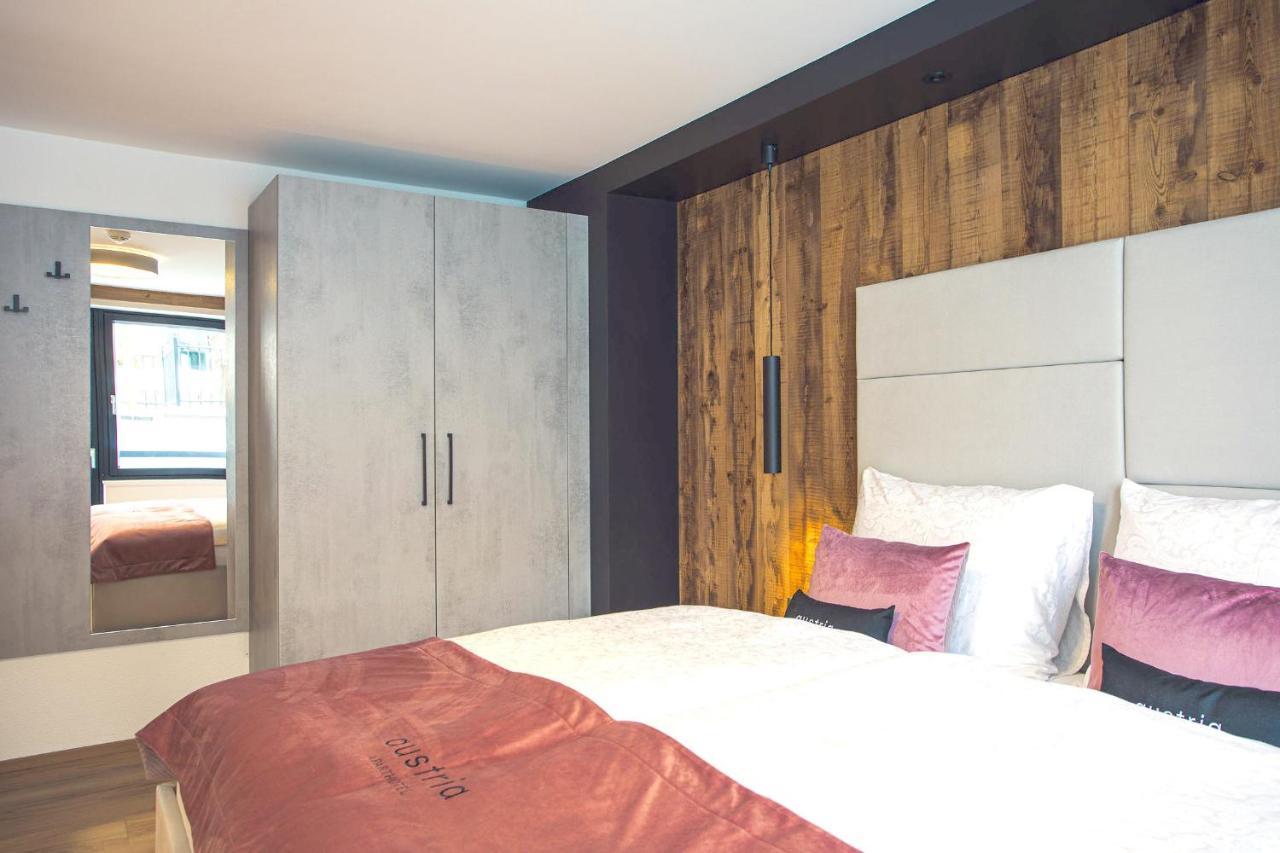 Austria Aparthotel Фис Екстериор снимка