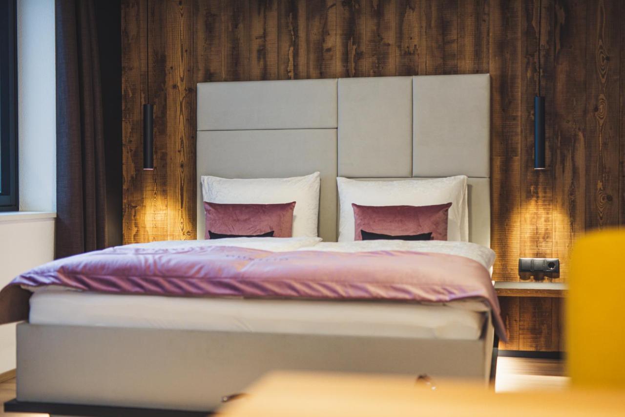 Austria Aparthotel Фис Екстериор снимка
