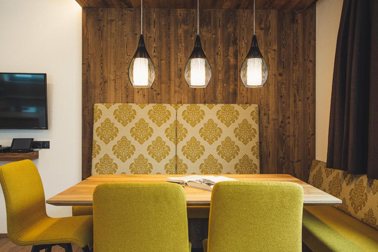 Austria Aparthotel Фис Екстериор снимка