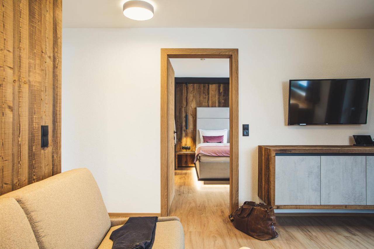 Austria Aparthotel Фис Екстериор снимка